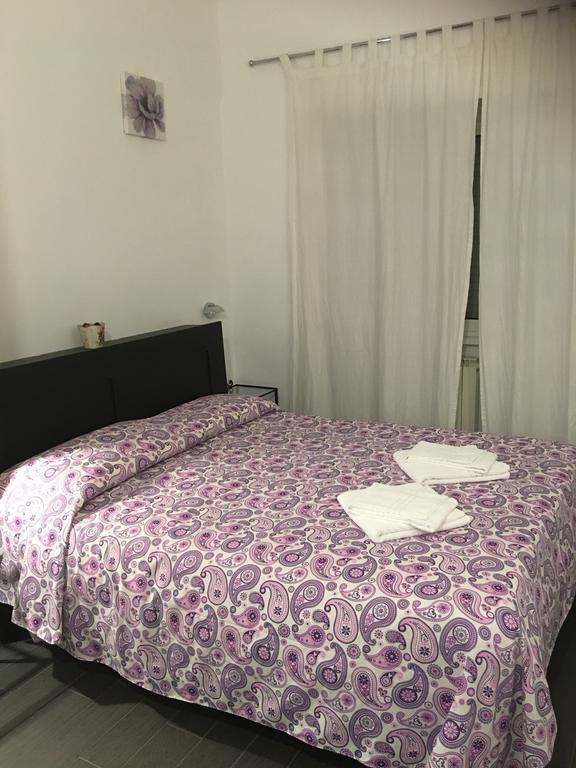 My Purple Apartment In The Center Of روما المظهر الخارجي الصورة