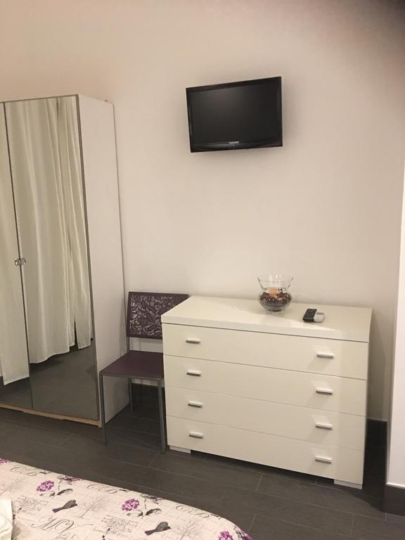 My Purple Apartment In The Center Of روما المظهر الخارجي الصورة